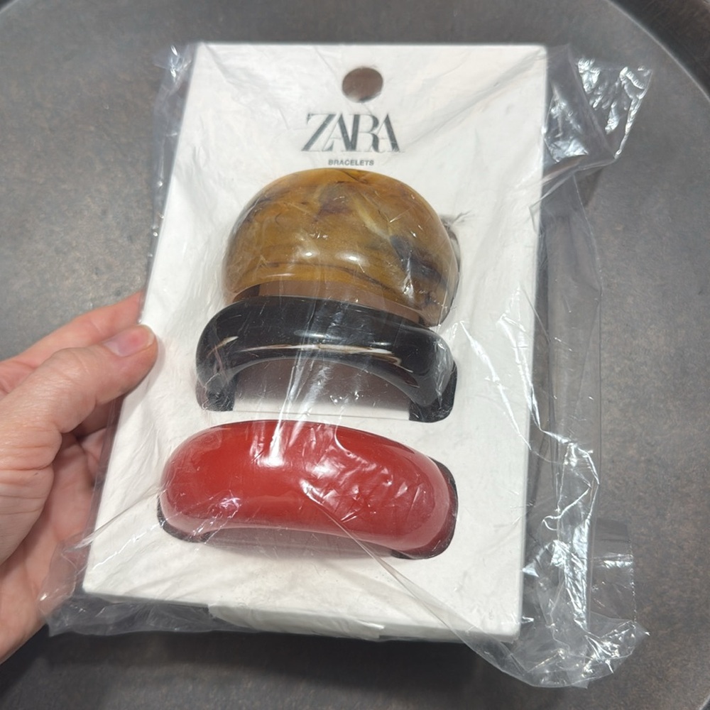 ZARA SET OF 3 RESIN BANGLE BRACELETS - Picture 5 of 5